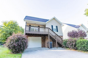 Cozy Pigeon Forge home w hot tub near river